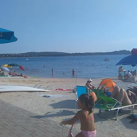 Adria Konukevi 3*