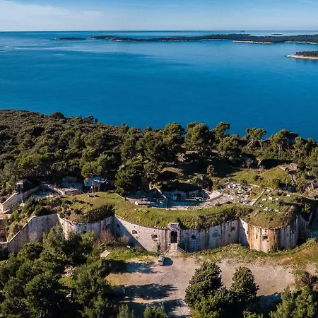 Adria Konukevi 3*