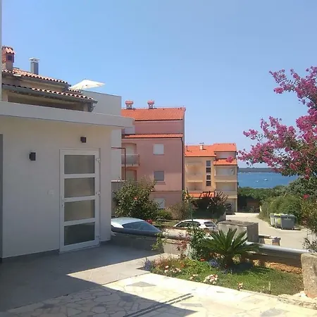 Guesthouse Adria 3* Pula