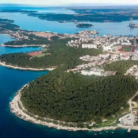 Guesthouse Adria 3* Pula